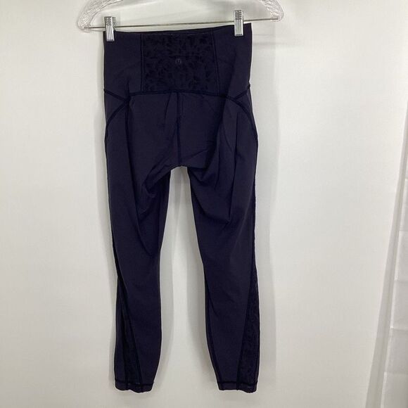 Ladies Lululemon Leggings with Lace inserts - Picture 1 of 9